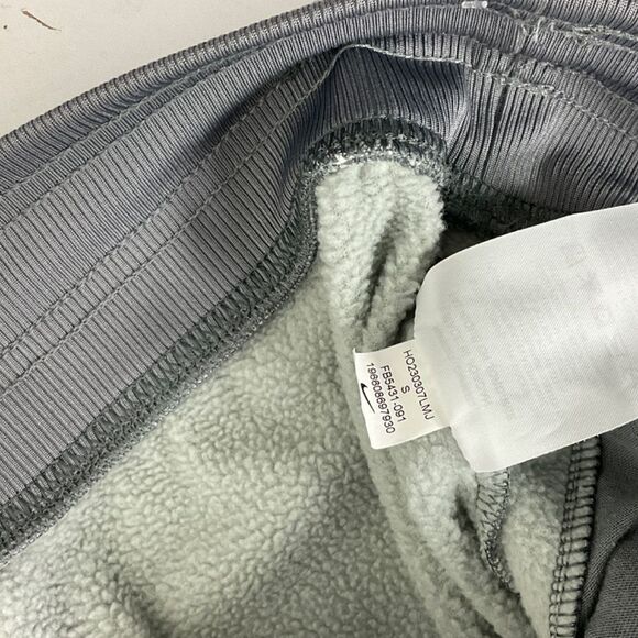 Nike Therma-Fit High-Waisted Fleece Joggers - Picture 10 of 10